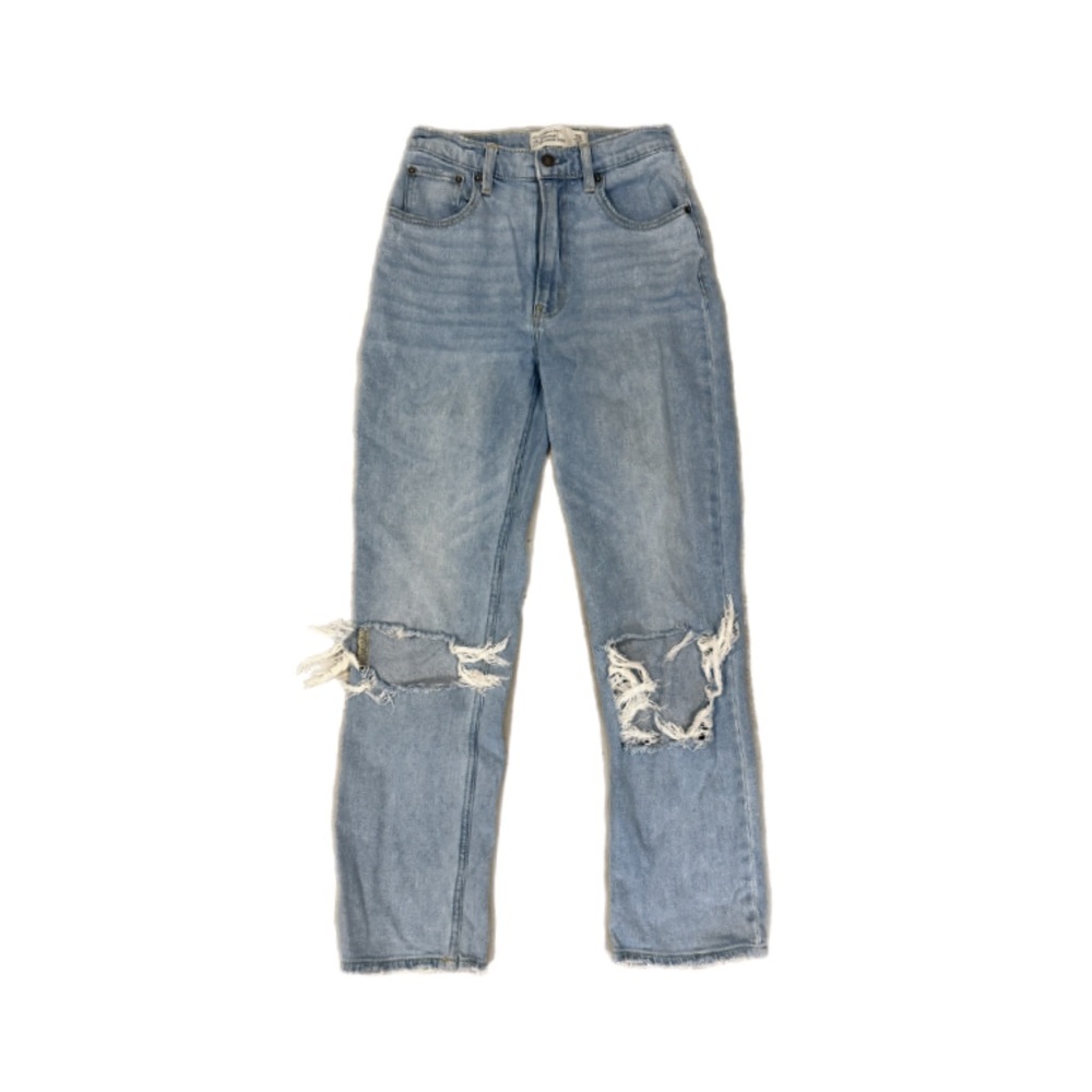 Abercrombie & Fitch 90’s Straight Ultra High Rise Distressed Jeans 24